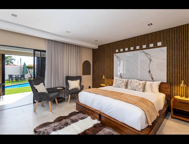 13 BEDROOM FREESTANDING FOR SALE IN PLATTEKLOOF